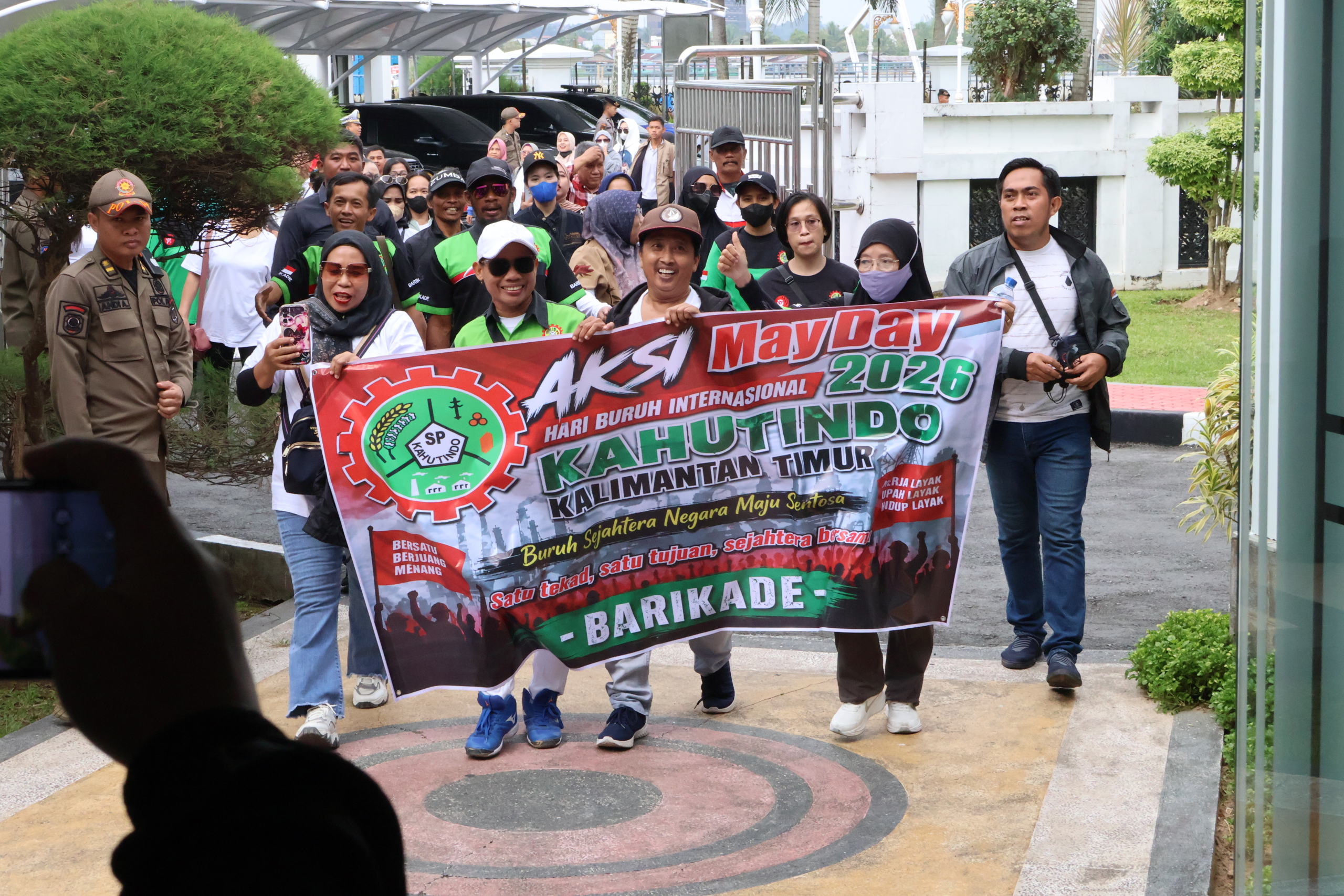 Peringatan Hari Buruh Sedunia 2026 di Kaltim: Gubernur Harum Tegaskan Komitmen Perlindungan dan Kesejahteraan Pekerja